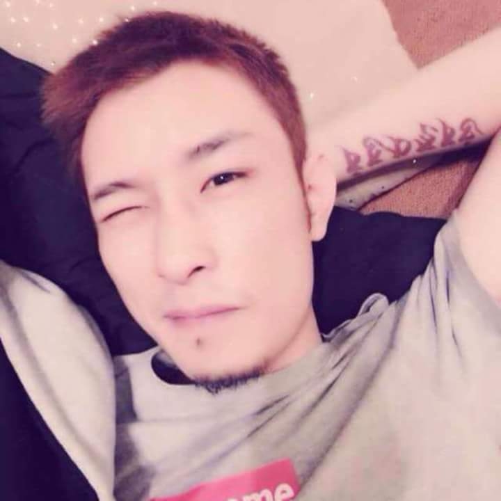 难得拥抱的第一张照片--扬州相亲服务中心