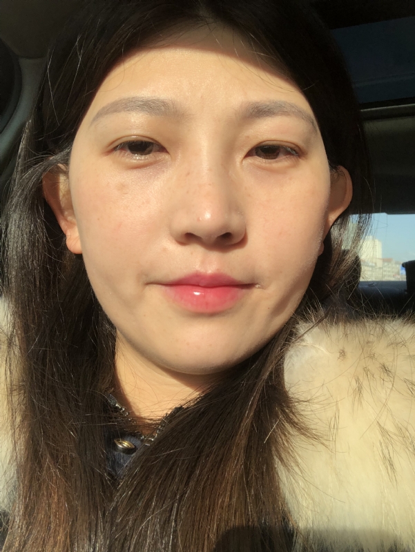 轻闭双眼的第一张照片--扬州相亲服务中心