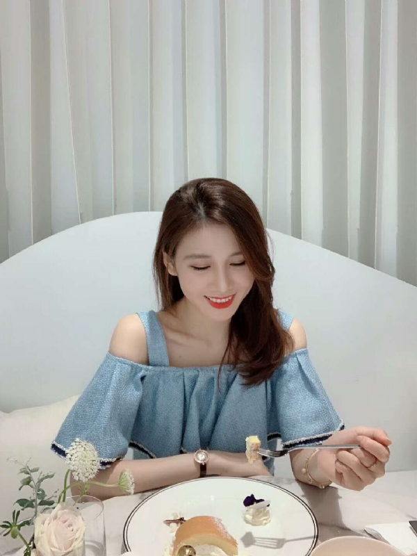 Emily的第三张照片--扬州相亲服务中心