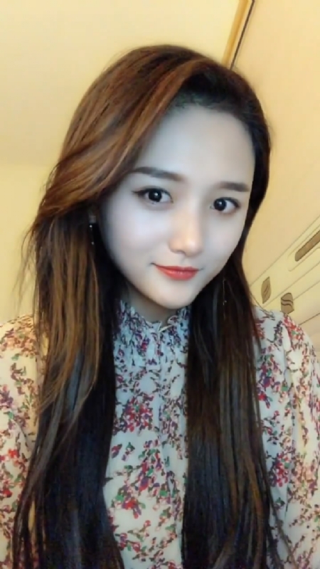 淡然一笑的第一张照片--扬州相亲服务中心