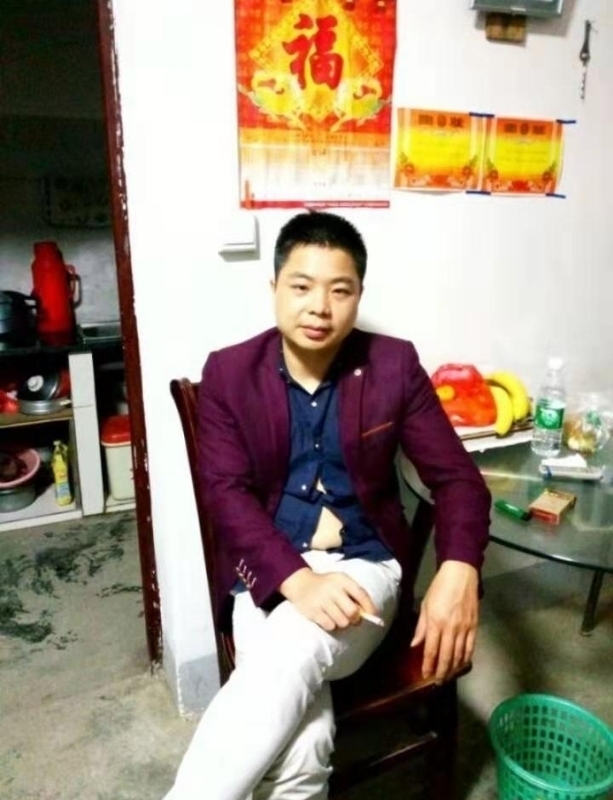 蓝色的微笑的第一张照片--扬州相亲服务中心