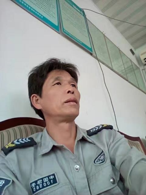 卧窗听雨的第一张照片--扬州相亲服务中心