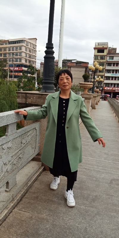 小玲的第一张照片--扬州相亲服务中心