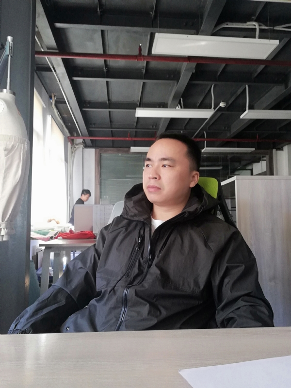 左眼皮跳跳的第一张照片--扬州相亲服务中心