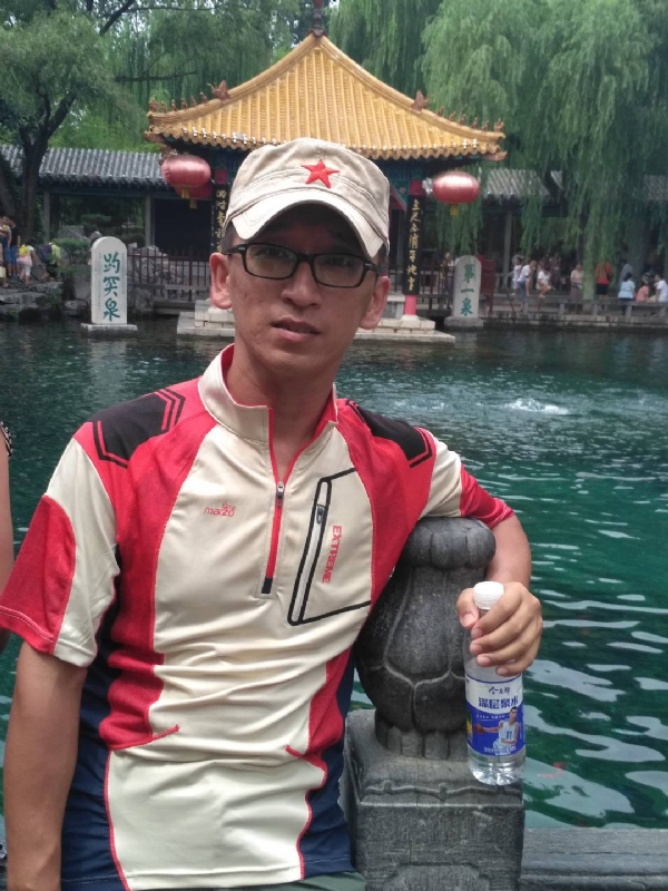 晓峰的第一张照片--扬州相亲服务中心