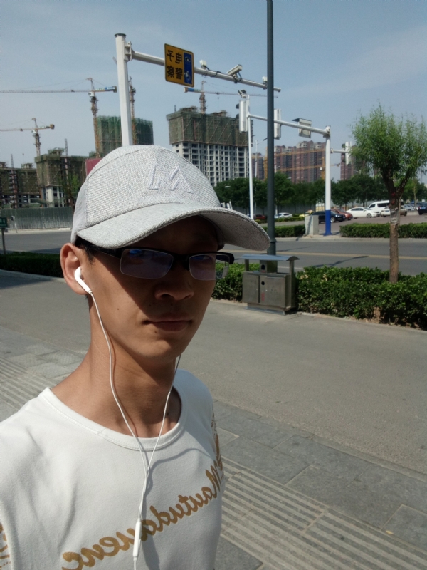 挥一挥手什么都没有的第一张照片--扬州相亲服务中心