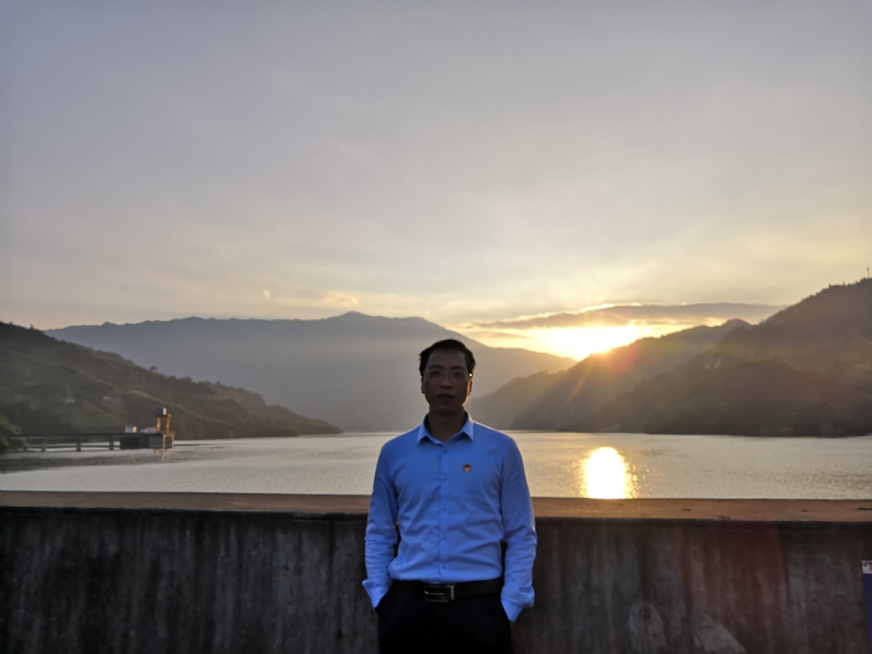 庸人自扰的第一张照片--扬州相亲服务中心