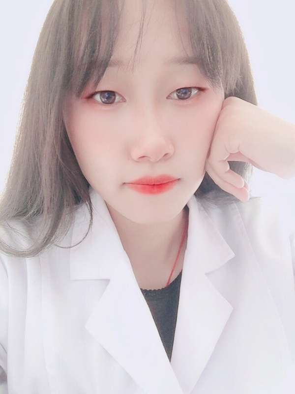 白婚纱的第一张照片--扬州相亲服务中心