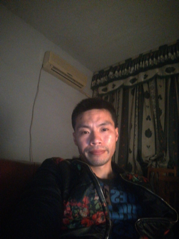 性情男儿的第一张照片--扬州相亲服务中心