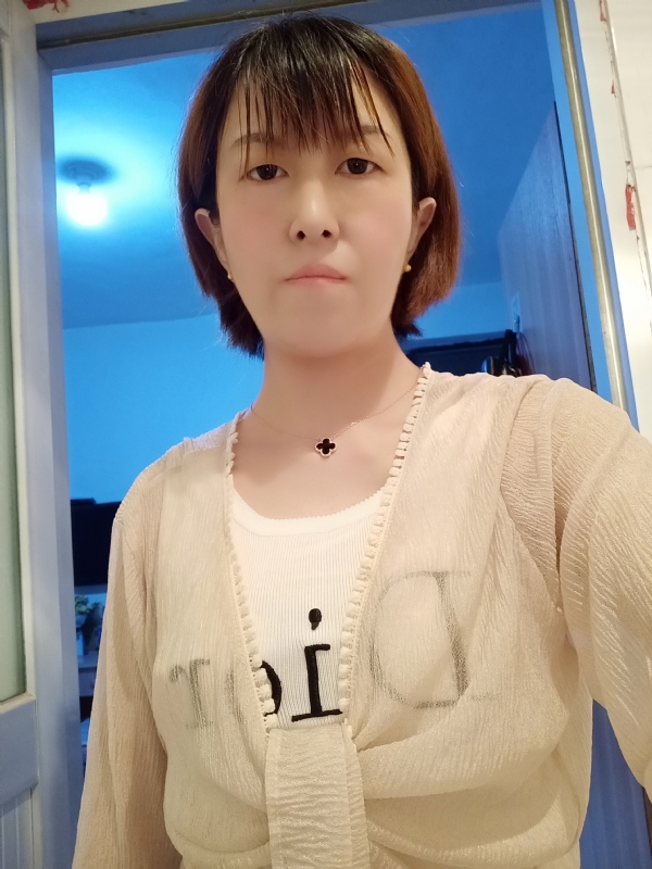 芬儿的第一张照片--扬州相亲服务中心