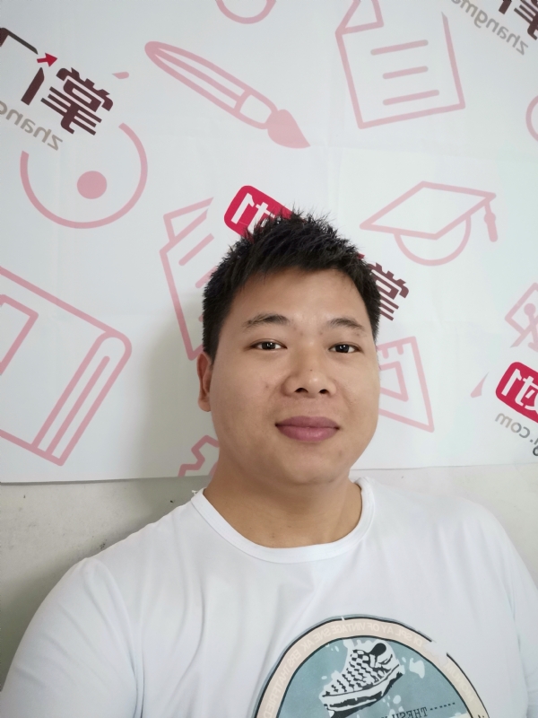 轻静地行走着的第一张照片--扬州相亲服务中心