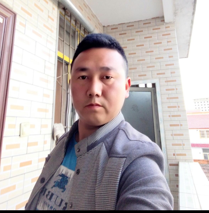 帅帅的大叔的第一张照片--扬州相亲服务中心
