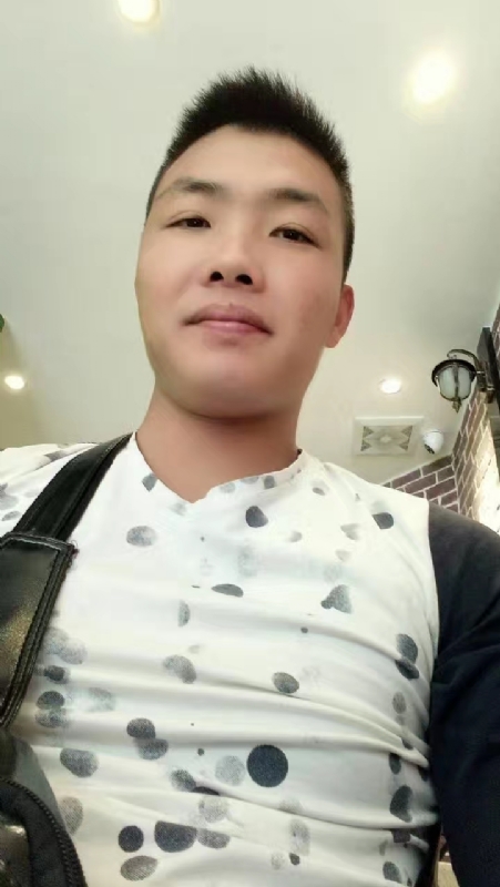 吃生蚝的小乖乖的第一张照片--扬州相亲服务中心