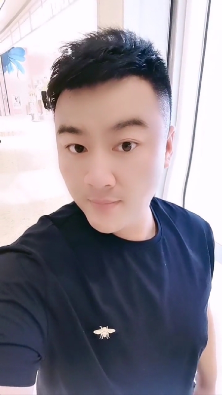 微风徐徐的第一张照片--扬州相亲服务中心