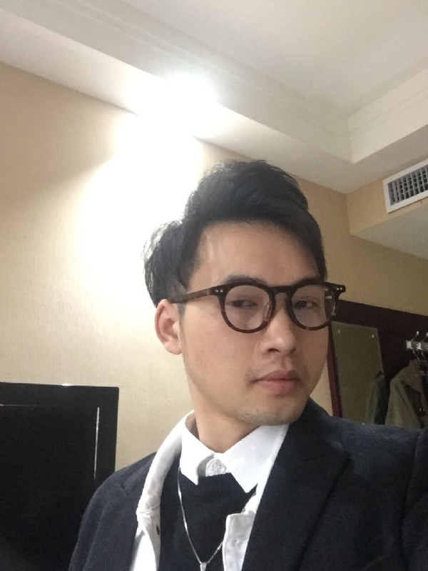 曾亮的第四张照片--扬州相亲服务中心