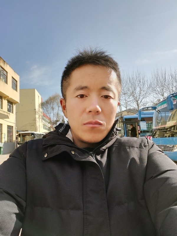 孤独的云的第一张照片--扬州相亲服务中心