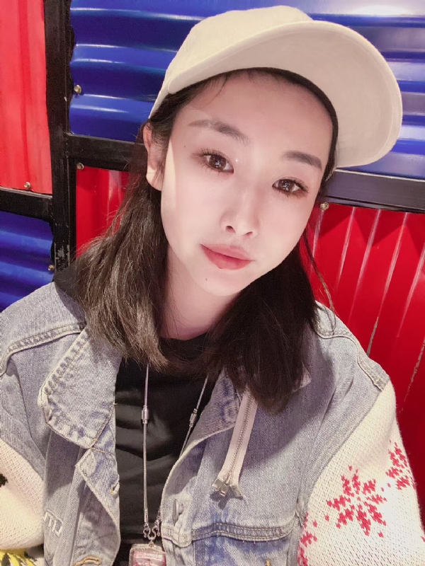 玲珑的第一张照片--扬州相亲服务中心