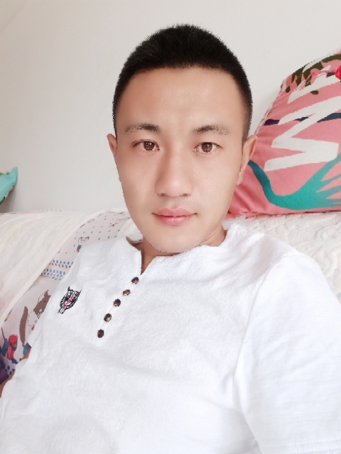 海阔天空的第一张照片--扬州相亲服务中心