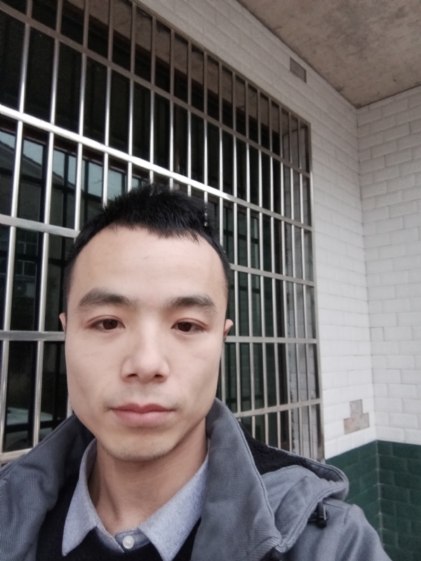 笑得那么开心的第三张照片--扬州相亲服务中心