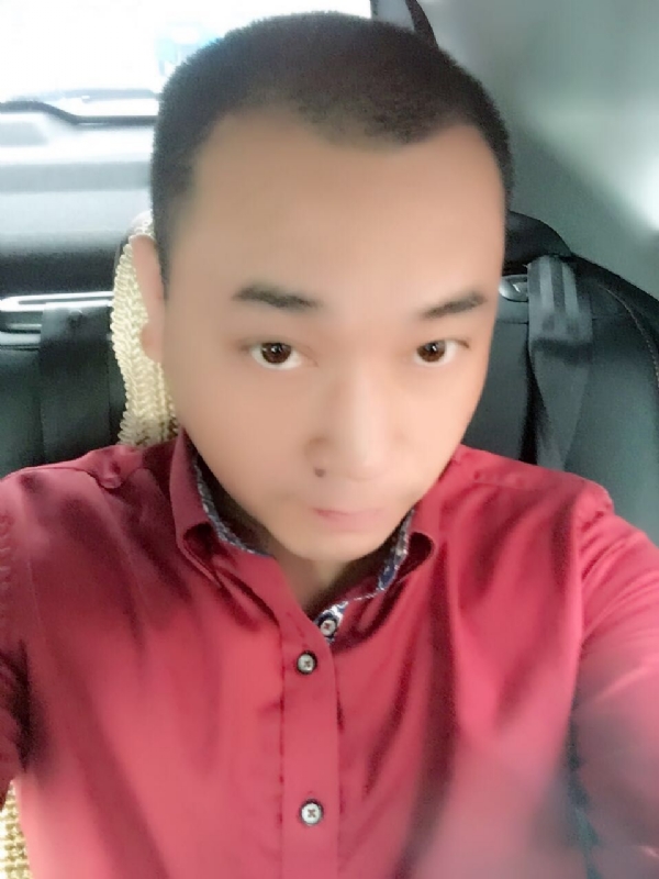 在一个路口等的第一张照片--扬州相亲服务中心
