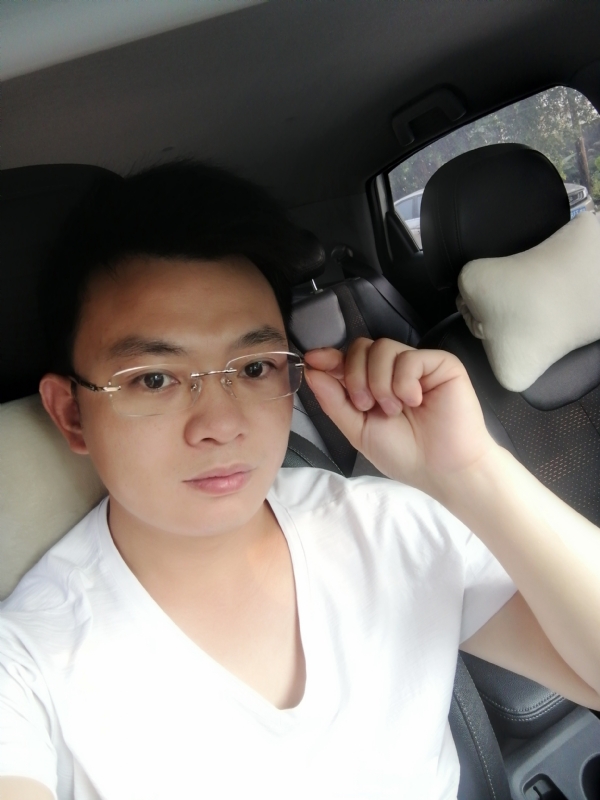 幸福的拥抱的第二张照片--扬州相亲服务中心