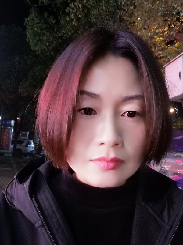 风中百合的第一张照片--扬州相亲服务中心