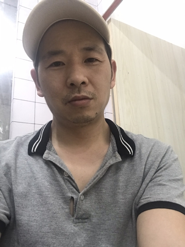 老何的第一张照片--扬州相亲服务中心