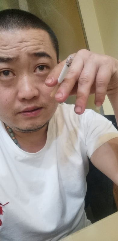 孤独的螃蟹的第一张照片--扬州相亲服务中心