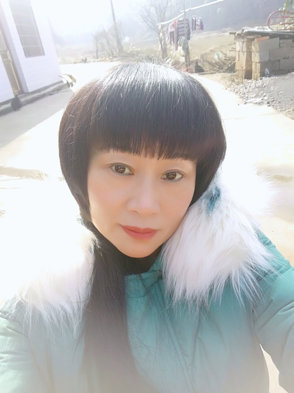 金鱼儿的第一张照片--扬州相亲服务中心