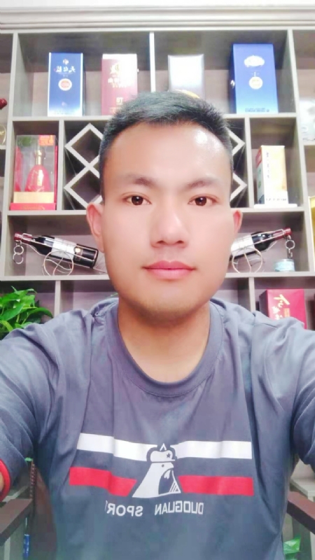 钱乾的第一张照片--扬州相亲服务中心