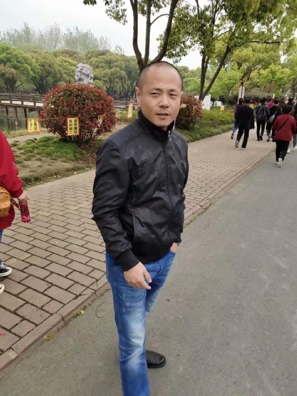 傻子的第一张照片--扬州相亲服务中心