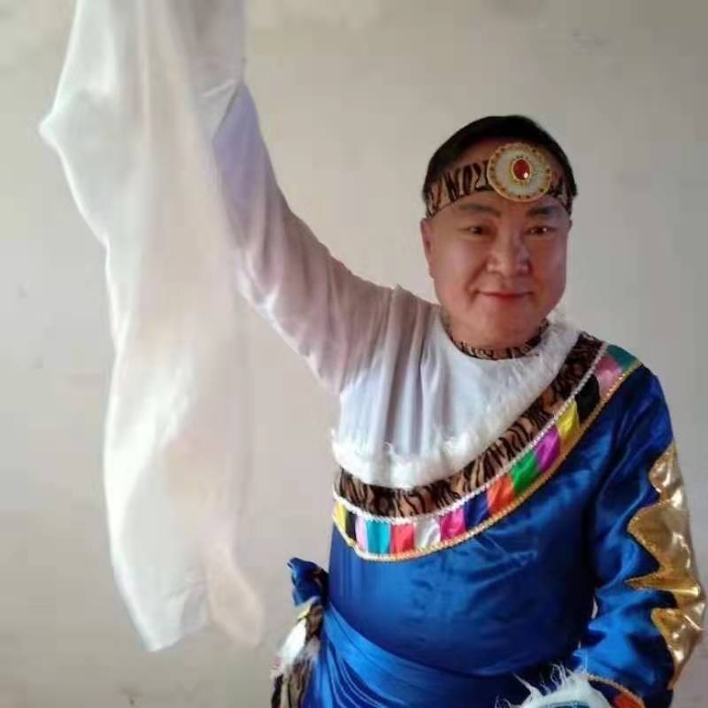 走在冷风中的第一张照片--扬州相亲服务中心