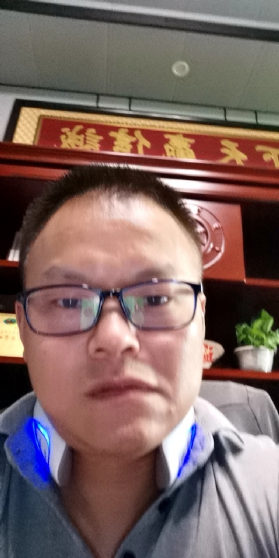 模具工匠的第一张照片--扬州相亲服务中心