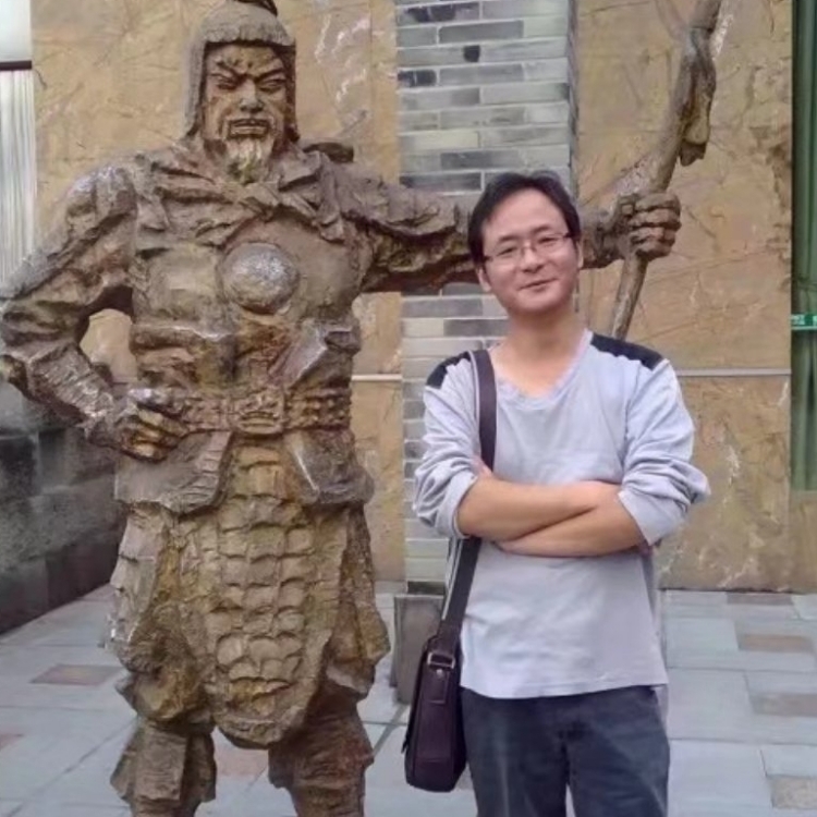 孤狼的第三张照片--扬州相亲服务中心