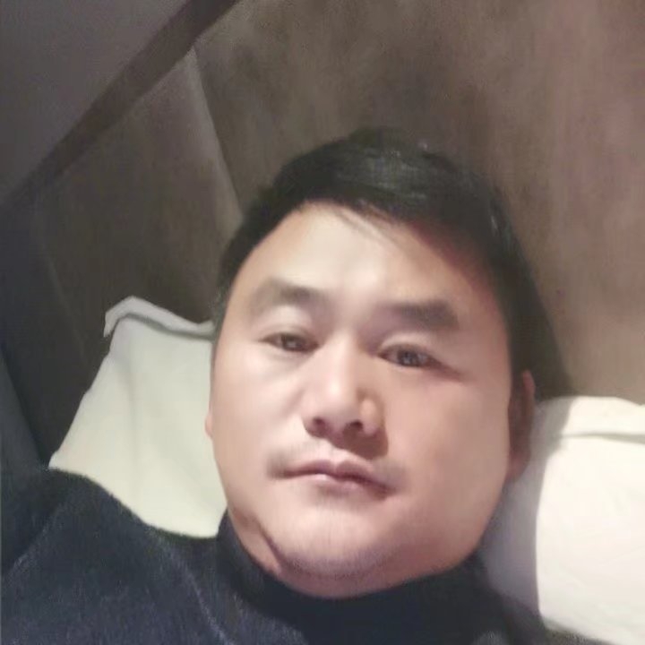 奔跑的第四张照片--扬州相亲服务中心