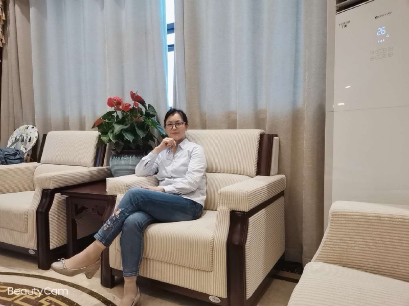 秋水伊人的第一张照片--扬州相亲服务中心