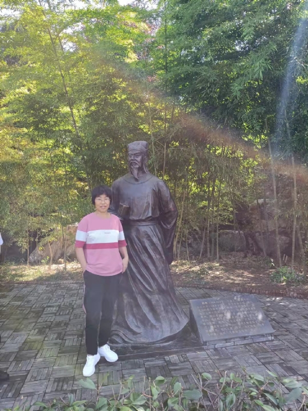 秋天的菊花的第一张照片--扬州相亲服务中心