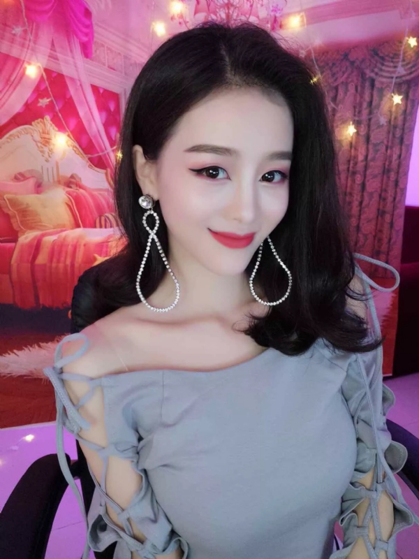Cici的第三张照片--扬州相亲服务中心