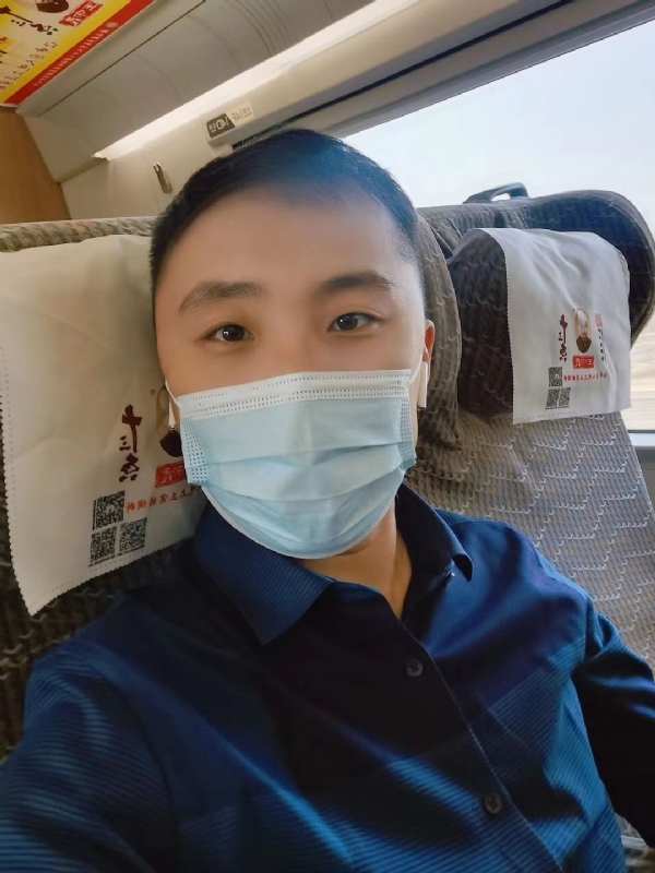 孤独的小屁猪的第二张照片--扬州相亲服务中心