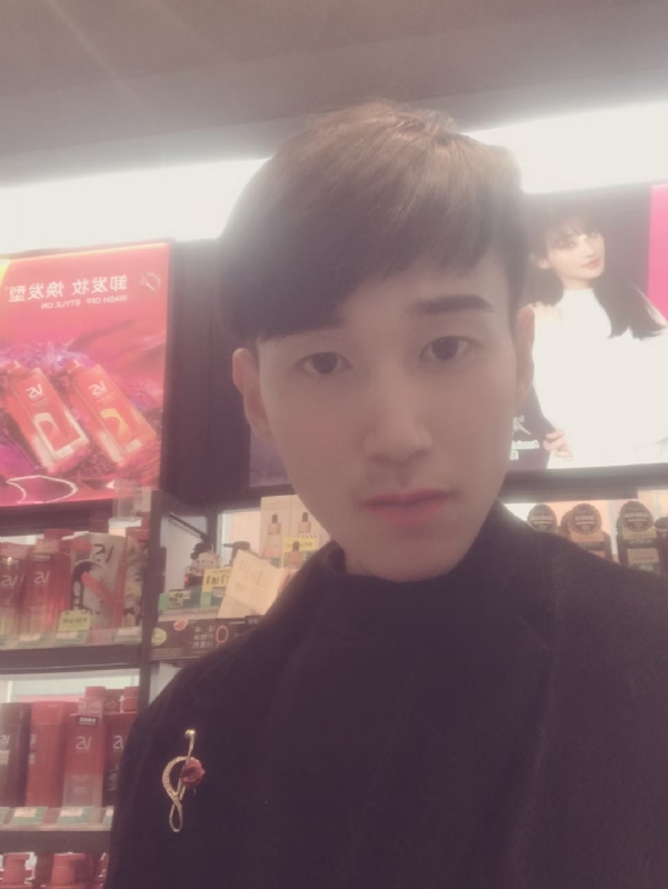 唯美的爱情故事的第一张照片--扬州相亲服务中心