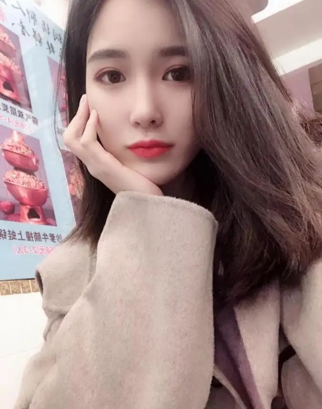 谢玲的第一张照片--扬州相亲服务中心