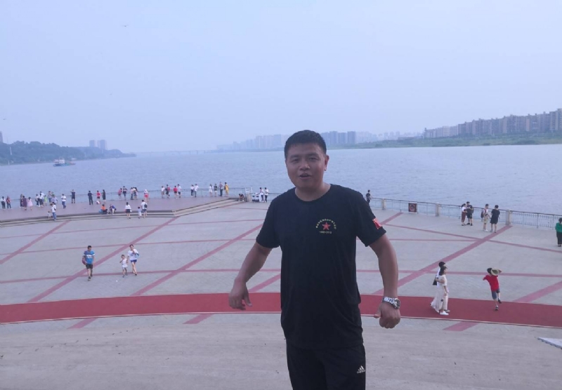 曾经心疼的我的第一张照片--扬州相亲服务中心
