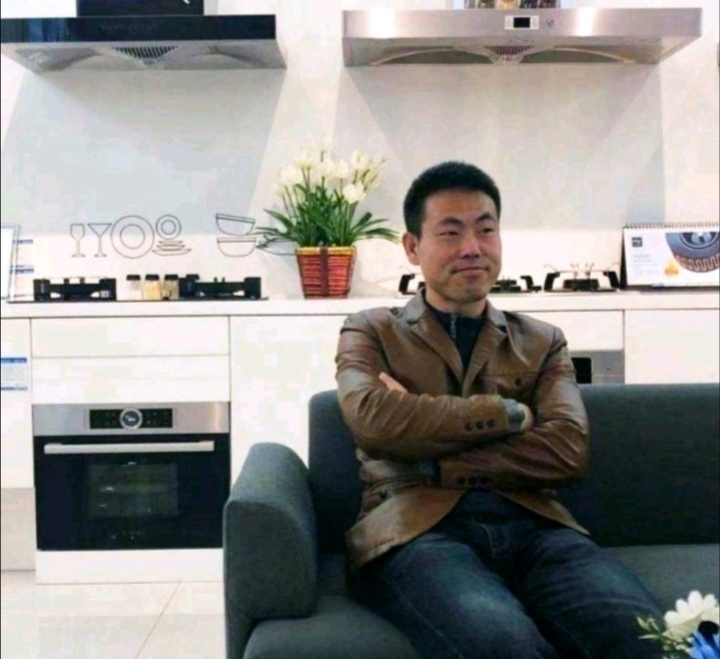 奋斗的执着的第一张照片--扬州相亲服务中心