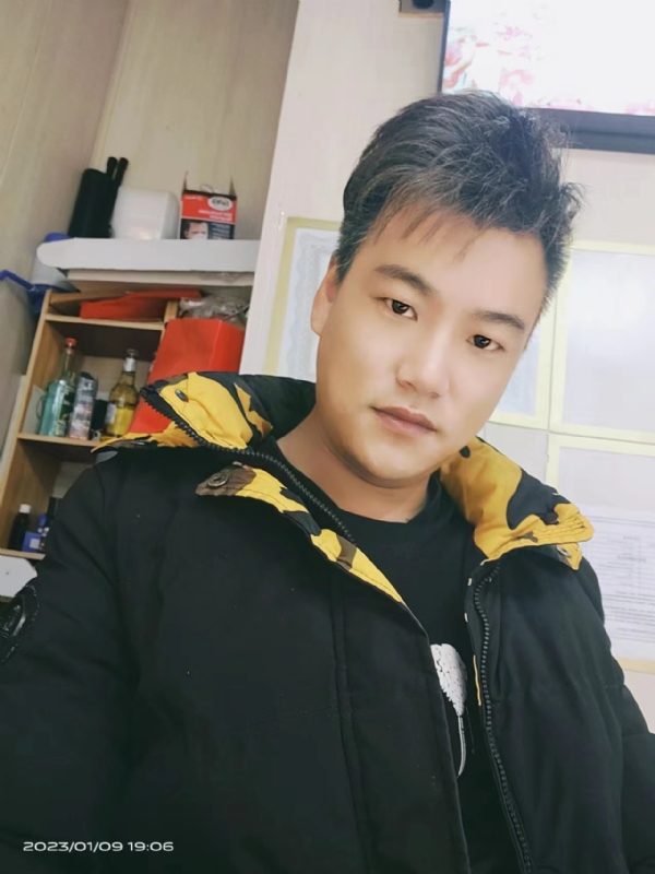 孤酒枕愁眼眠的第一张照片--扬州相亲服务中心