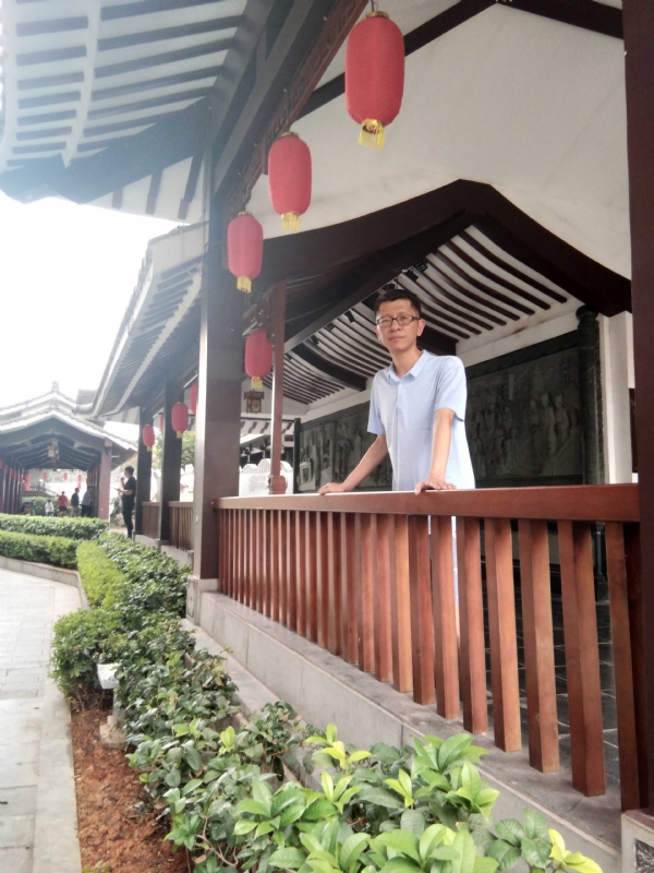 lijian的第一张照片--扬州相亲服务中心