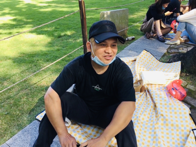 好大一颗石头的第一张照片--扬州相亲服务中心
