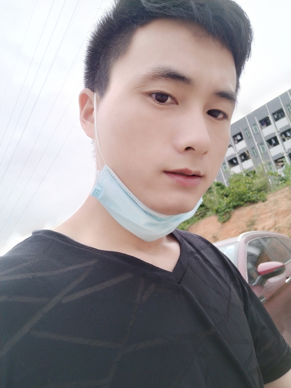 何凡的第二张照片--扬州相亲服务中心
