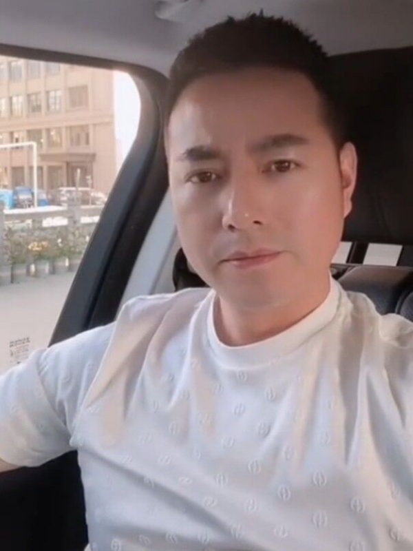 勿忘初心的第一张照片--扬州相亲服务中心