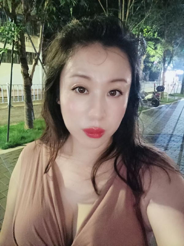 叶子青青的第一张照片--扬州相亲服务中心
