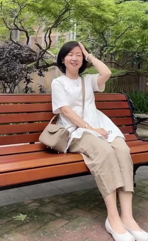 千年老母猪的第五张照片--扬州相亲服务中心